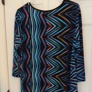 Multicolor tunic. Size Large. Excellent condition.
